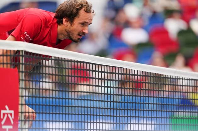 (241010) -- SHANGHAI, Oct. 10, 2024 -- Daniil Medvedev reacts during the men s singles quarterfinal match between Jannik Sinner of Italy and Daniil Medvedev of Russia at the ATP, Tennis Herren World Tour Shanghai Masters tennis tournament in Shanghai, east China, Oct. 10, 2024. ) (SP)CHINA-SHANGHAI-TENNIS-ATP TOUR-SHANGHAI MASTERS(CN) XuxYanan 
