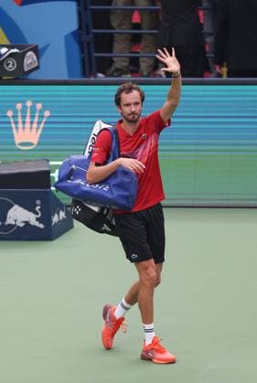 (241010) -- SHANGHAI, Oct. 10, 2024 -- Daniil Medvedev waves to spectators after the men s singles quarterfinal match between Jannik Sinner of Italy and Daniil Medvedev of Russia at the ATP, Tennis Herren World Tour Shanghai Masters tennis tournament in Shanghai, east China, Oct. 10, 2024. ) (SP)CHINA-SHANGHAI-TENNIS-ATP TOUR-SHANGHAI MASTERS(CN) BaixXuefei 