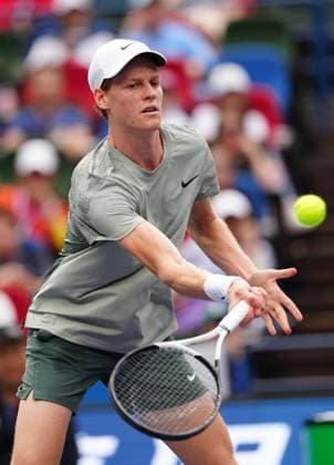 (241010) -- SHANGHAI, Oct. 10, 2024 -- Jannik Sinner hits a return during the men s singles quarterfinal match between Jannik Sinner of Italy and Daniil Medvedev of Russia at the ATP, Tennis Herren World Tour Shanghai Masters tennis tournament in Shanghai, east China, Oct. 10, 2024. ) (SP)CHINA-SHANGHAI-TENNIS-ATP TOUR-SHANGHAI MASTERS(CN) XuxYanan 