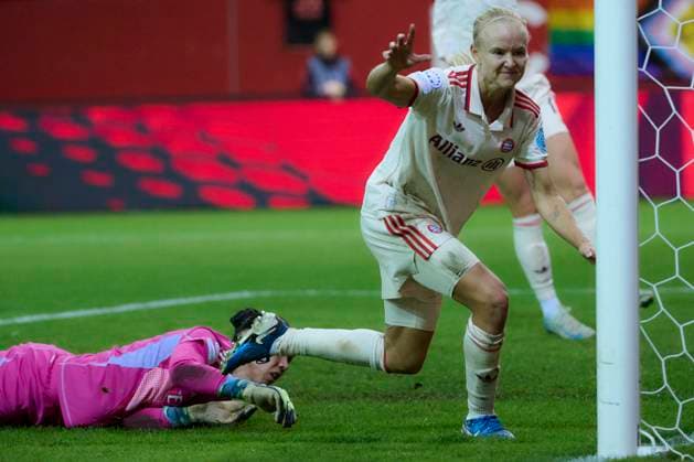 2024 25 UEFA Women™s Champions League FC Bayern München Frauen vs Arsenal WFC, Croup C, Matchday 1, Saison 2024 2025, FC Bayern München Frauen vs Arsenal WFC, GER, 2024-10-09, FC Bayern Campus München, HARDER Pernille (FC Bayern München 21), sportworld München FC Bayern Campus Bayern Deutschland