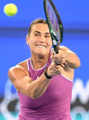 (241010) -- WUHAN, Oct. 10, 2024 -- Aryna Sabalenka hits a return during the women s singles round of 16 match between Aryna Sabalenka of Belarus and Yulia Putintseva of Kazakhstan at the 2024 Wuhan Open tennis tournament in Wuhan, capital of central China s Hubei Province, Oct. 10, 2024. ) (SP)CHINA-WUHAN-TENNIS-WUHAN OPEN-WOMEN S SINGLES (CN) ChengxMin 