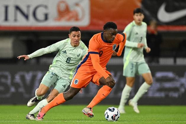 ALMELO - (l-r), Andres Montano of Mexico U21, U 21 Noah Ohio of Holland U21 during the friendly Interland match between Netherlands O21 and Mexico O21 at the Erve Asito stadium on Oct. 10, 2024 in Almelo, Netherlands. ANP Hollandse Hoogte International Friendly, Länderspiel, Nationalmannschaft 2024 25 xVIxANPxSportx xGerritxvanxKeulenxIVx 510549978 originalFilename: 510549978.jpg
