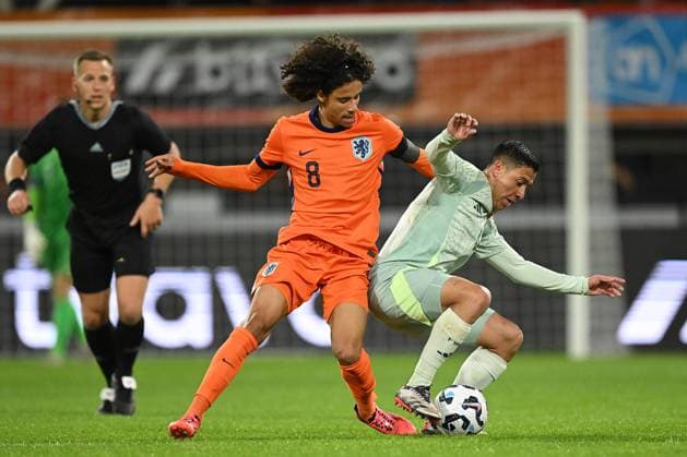 ALMELO - (l-r), Gjivai Zechiel of Holland U21, U 21 Andres Montano of Mexico U21 during the friendly Interland match between Netherlands O21 and Mexico O21 at the Erve Asito stadium on Oct. 10, 2024 in Almelo, Netherlands. ANP Hollandse Hoogte International Friendly, Länderspiel, Nationalmannschaft 2024 25 xVIxANPxSportx xGerritxvanxKeulenxIVx 510556012 originalFilename: 510556012.jpg