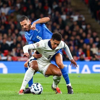 England v Greece UEFA Nations League Jude Bellingham of England and Dimitris Kourbelis of Greece during the UEFA Nations League Group F match at Wembley Stadium, London UK Newspapers OUT Copyright: xYannisxHalasx FIL-20750-0037