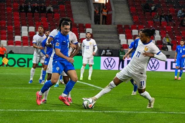 Michael Olise (France) in action against Oscar Gloukh (Israel) during the UEFA Nations League match between Israel vs. France on 10th October 2024 at the Bozsik Arena stadium in Budapest, Hungary  Copyright: xVincenzoxOrlando IPAxSportx xipax xx IPA_50506961 IPA_Agency_IPA50506961