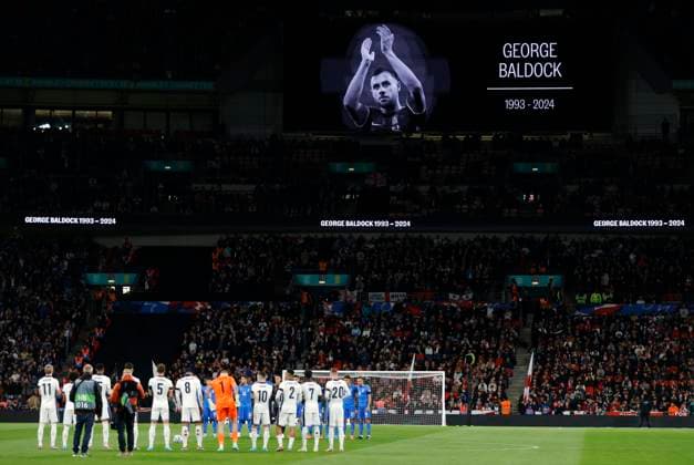 England v Finland - UEFA Nations League 2024 25 League B Group B2 Players and supporters observe a minutes silence in memory of George Baldock before the UEFA Nations League 2024 25 League B Group B2 match between England and Greece at Wembley Stadium on October 10, 2024 in London, England. London Wembley Stadium England United Kingdom Copyright: xNigelxFrench Sportsphoto APLx 14049155