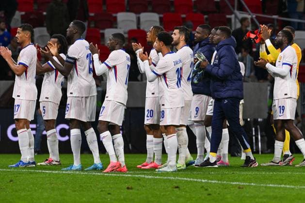 France greets the fans at the end of the match of the UEFA Nations League match between Israel vs. France on 10th October 2024 at the Bozsik Arena stadium in Budapest, Hungary  Copyright: xVincenzoxOrlando IPAxSportx xipax xx IPA_50508870 IPA_Agency_IPA50508870