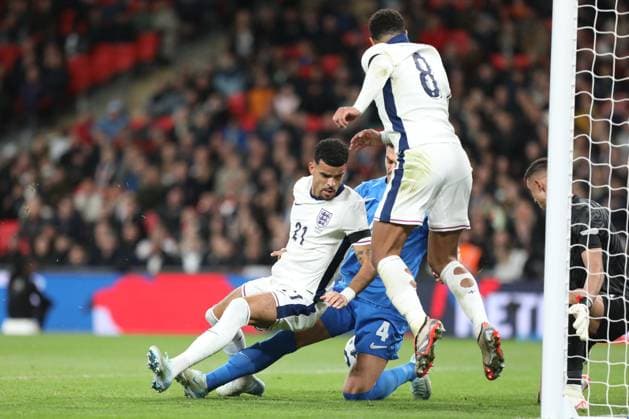 Dominic Solanke of England shoots at goal during the UEFA Nations League match between England and Greece at Wembley Stadium, London, England on 10 October 2024. Copyright: xJoshuaxSmithx 41930010