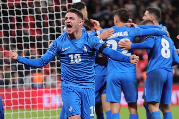 England v Greece UEFA Nations League The Greek players celebrate what they think is their 2nd goal scored by Vangelis Pavlidis of Greece but the effort is ruled out for offside by VAR during the UEFA Nations League Group F match at Wembley Stadium, London UK Newspapers OUT Copyright: xPaulxChestertonx FIL-20749-0209