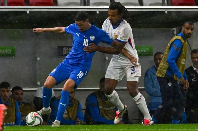 CALCIO - UEFA Nations League - Israel vs France Jules Kounde (France) in action against Dolev Haziza (Israel) during the UEFA Nations League match between Israel vs. France on 10th October 2024 at the Bozsik Arena stadium in Budapest, Hungary Budapest Hungary  Copyright: xIPAxSport ABACAx