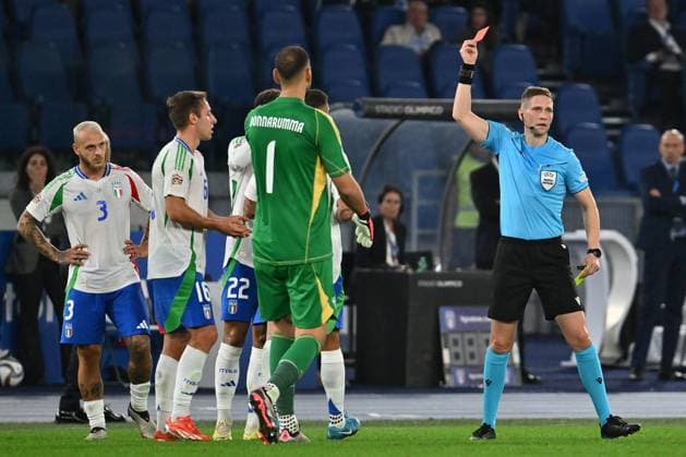 CALCIO - UEFA Nations League - Italy vs Belgium Referee Espen Eskas (NOR) during the UEFA National League Matchday 3 match between Italy and Belgium at the Olympic Stadium on October 10, 2024 in Rome, Italy. Rome Italy  Copyright: xIPAxSport ABACAx
