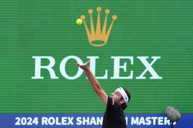 (241011) -- SHANGHAI, Oct. 11, 2024 -- Taylor Fritz serves during the men s singles quarterfinal match between Taylor Fritz of the United States and David Goffin of Belgium at the ATP, Tennis Herren World Tour Shanghai Masters tennis tournament in Shanghai, east China, Oct. 11, 2024. ) (SP)CHINA-SHANGHAI-TENNIS-ATP TOUR-SHANGHAI MASTERS(CN) XuxYanan 