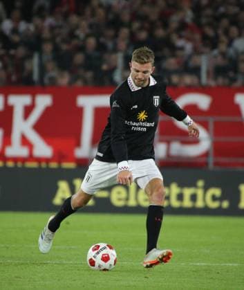 10.10.2024, xgrfx, Fussball Abschiedsspiel, Lukas Podolski Team emspor, v.l. Christoph Kramer (Podolskis 11) (DFL DFB REGULATIONS PROHIBIT ANY USE OF PHOTOGRAPHS as IMAGE SEQUENCES and or QUASI-VIDEO) Köln
