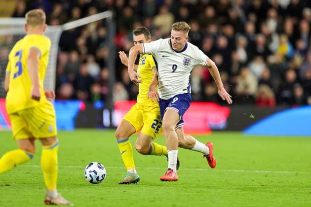 U21, U 21 England v Ukraine U21 UEFA EUROPEAN CHAMPIONSHIPS 11 10 2024. Group F Liam Delap of England tussles with Maksym Melnychenko during the U21 UEFA EUROPEAN CHAMPIONSHIPS match between U21 England and U21 Ukraine at the Vitality Stadium, Bournemouth, England on 11 October 2024. Editorial use only , Copyright: xNigelxKeenex PSI-20578-0025