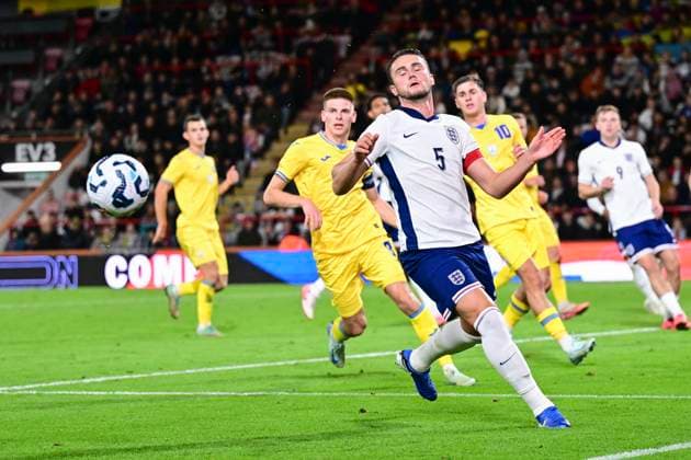 England Under 21 v Ukraine Under w1 UEFA EURO, EM, Europameisterschaft,Fussball U21, U 21 2025 Qualifiers Taylor Harwood-Bellis of England u21 s during the UEFA Euro U21 2025 Qualifiers Group F match at the Vitality Stadium, Bournemouth UK Newspapers OUT Copyright: xJeremyxLandeyx FIL-20758-0027