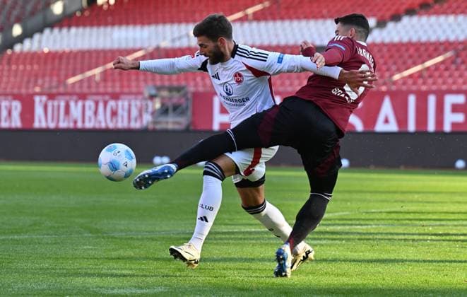 12.10.2024 - Fussball - Saison 2024 2025 - Testspiel Freundschaftsspiel Vorbereitungsspiel : 1. FC Nürnberg FCN ( Club ) Internes Testspiel - - xwoxzix - Enrico Valentini (22, 1. FC Nürnberg FCN ) Danilo Soares (3, 1. FC Nürnberg FCN )