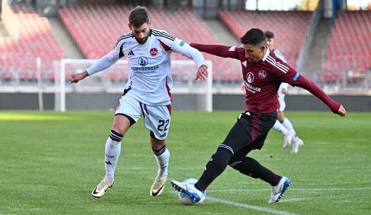 12.10.2024 - Fussball - Saison 2024 2025 - Testspiel Freundschaftsspiel Vorbereitungsspiel : 1. FC Nürnberg FCN ( Club ) Internes Testspiel - - xwoxzix - Enrico Valentini (22, 1. FC Nürnberg FCN ) Danilo Soares (3, 1. FC Nürnberg FCN )