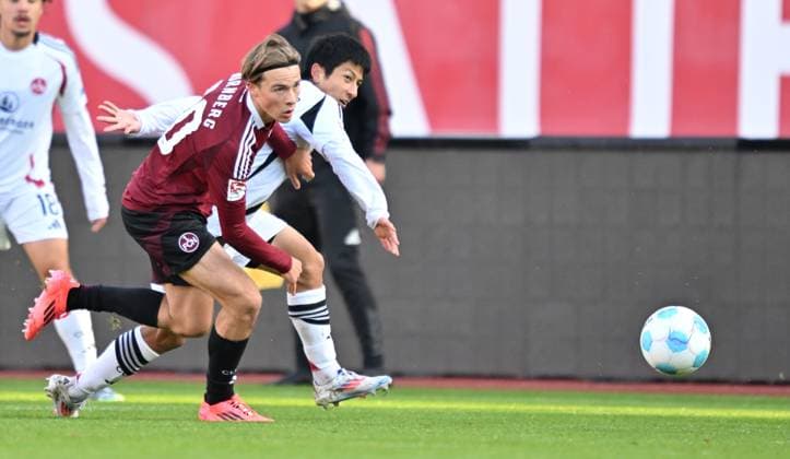 12.10.2024 - Fussball - Saison 2024 2025 - Testspiel Freundschaftsspiel Vorbereitungsspiel : 1. FC Nürnberg FCN ( Club ) Internes Testspiel - - xwoxzix - Caspar Jander (20, 1. FC Nürnberg FCN ) Kanji Okunuki (11, 1. FC Nürnberg FCN )