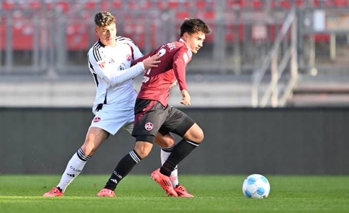 12.10.2024 - Fussball - Saison 2024 2025 - Testspiel Freundschaftsspiel Vorbereitungsspiel : 1. FC Nürnberg FCN ( Club ) Internes Testspiel - - xwoxzix - Taylan Duman (8, 1. FC Nürnberg FCN ) Jens Castrop ( 17, 1. FC Nürnberg FCN )