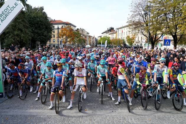 The start of the 118th edition of the Il Lombardia a 255 km one day race from Bergano to Como on October 12, 2024, Italy.  Copyright: xGianxMattiaxD Alberto LaPressex