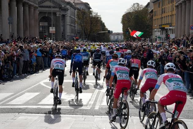 The start of the 118th edition of the Il Lombardia a 255 km one day race from Bergano to Como on October 12, 2024, Italy.  Copyright: xGianxMattiaxD Alberto LaPressex