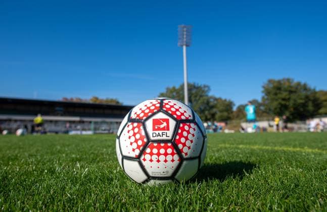 Fussball, Saison 2024 2025, Amputierten-Bundesliga (Finalspieltag), Tennis Borussia Berlin - Anpfiff Hoffenheim (Playoffs), ein Spielball mit DAFL-Logo, 12.10.2024,