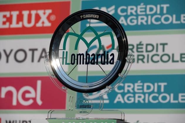 Giro di Lombardia Trophy during Giro di Lombardia, Street Cycling race in Bergamo, Italy, October 12 2024  Copyright: xSilviaxColombo IPAxSportx xipa-ax xx IPA_50545902 IPA_Agency_IPA50545902