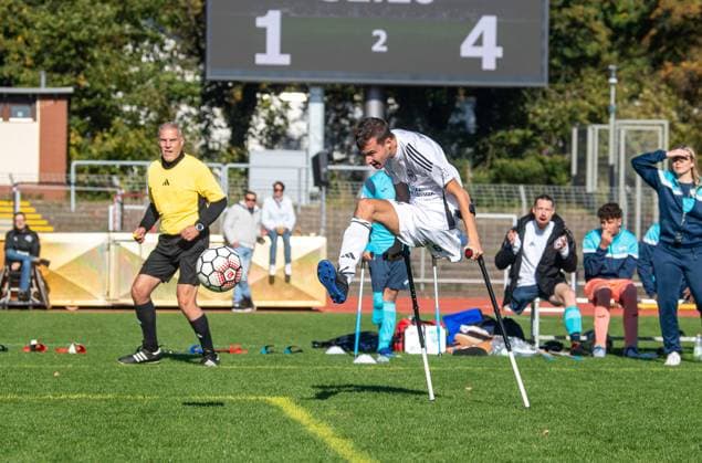 Fussball, Saison 2024 2025, Amputierten-Bundesliga (Finalspieltag), Tennis Borussia Berlin - Anpfiff Hoffenheim (Playoffs), Bogdan Litvinenko (Tennis Borussia), 12.10.2024,