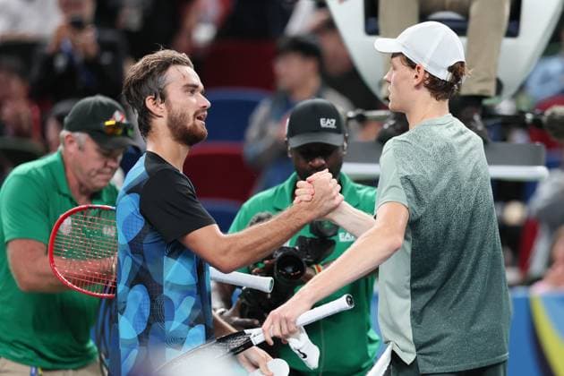 (241012) -- SHANGHAI, Oct. 12, 2024 -- Tomas Machac (L) greets Jannik Sinner after the men s singles semifinal match between Jannik Sinner of Italy and Tomas Machac of the Czech Republic at the ATP, Tennis Herren World Tour Shanghai Masters tennis tournament in Shanghai, east China, Oct. 12, 2024. ) (SP)CHINA-SHANGHAI-TENNIS-ATP TOUR-SHANGHAI MASTERS(CN) WangxXiang 