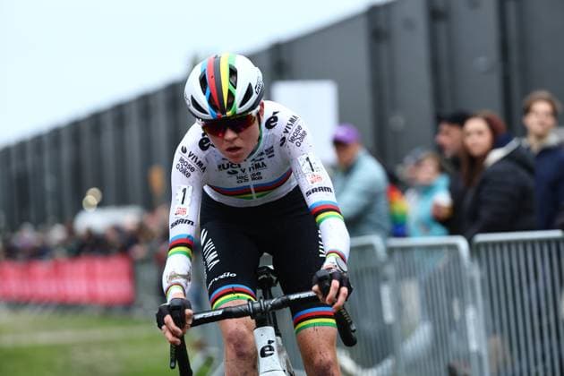 Dutch Fem Van Empel pictured in action during the women elite race of the Exact Cross Beringen cyclocross cycling event, Saturday 12 October 2024 in Beringen, race 1 7 of the Exact Cross competition. DAVIDxPINTENS  x102384373x