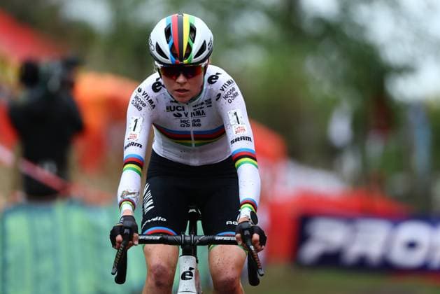 Dutch Fem Van Empel pictured in action during the women elite race of the Exact Cross Beringen cyclocross cycling event, Saturday 12 October 2024 in Beringen, race 1 7 of the Exact Cross competition. DAVIDxPINTENS  x102384417x