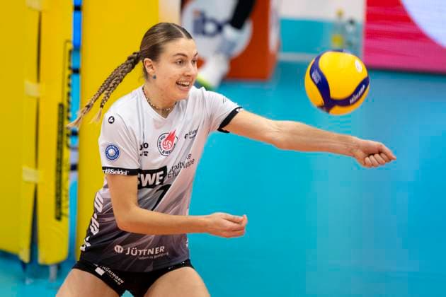 1. Volleyball Bundesliga Frauen: Schwarz-Weiss Erfurt vs. SC Potsdam; Erfurt; 12.10.2024 Sina Siebert ( 7; Schwarz-Weiss Erfurt) 1. Volleyball Bundesliga Frauen: Schwarz-Weiss Erfurt vs. SC Potsdam; Riethsporthalle Erfurt; 12.10.2024 Copyright: xBEAUTIFULxSPORTS Duehringx