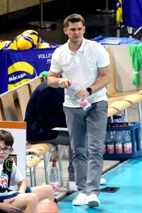DEU, DVV, 1.VBL, BR Volleys vs. Friedrichshafen, 12.10.2024, Max-Schmeling-Halle, Berlin, DEU, DVV, 1.VBL, BR Volleys vs. Friedrichshafen, im Bild Cheftrainer Adam Swaczyna (Friedrichshafen) Foto: Juergen Engler nordphoto GmbH