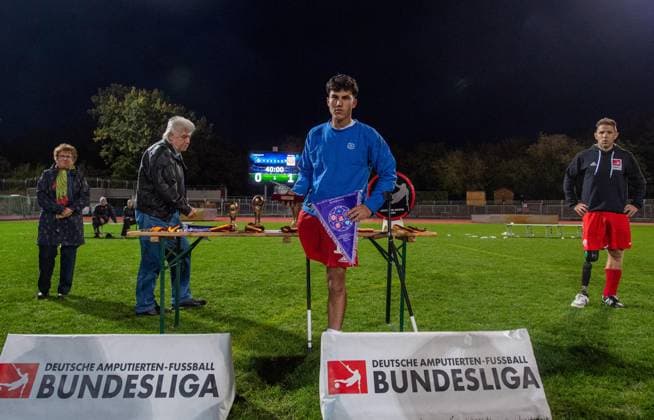 Fussball, Saison 2024 2025, Amputierten-Bundesliga (Finalspieltag), Hamburger SV - Mainz 05 (Finale), Majed Sajid (HSV) wurde Torschützenkönig, 12.10.2024,