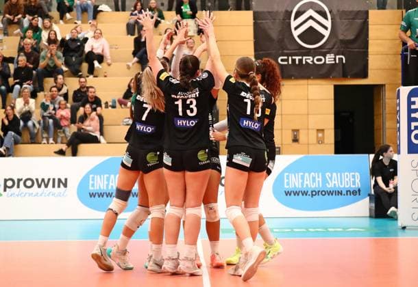 12.10.2024, xmohx, Frauen Volleyball 2. Bundesliga Frauen Süd, ProWin Volleys TV Holz - Neuseeland Volleys Markkleeberg emspor, v.l. Holz bejubelt einen Punktgewinn (DFL DFB REGULATIONS PROHIBIT ANY USE OF PHOTOGRAPHS as IMAGE SEQUENCES and or QUASI-VIDEO) Saarbrücken
