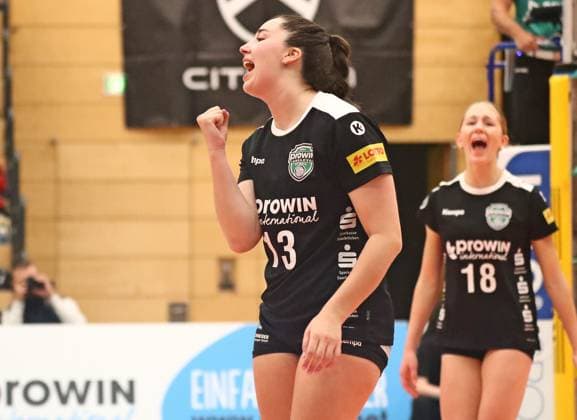 12.10.2024, xmohx, Frauen Volleyball 2. Bundesliga Frauen Süd, ProWin Volleys TV Holz - Neuseeland Volleys Markkleeberg emspor, v.l. Micaela Stevens (Holz) bejubelt einen Punkt (DFL DFB REGULATIONS PROHIBIT ANY USE OF PHOTOGRAPHS as IMAGE SEQUENCES and or QUASI-VIDEO) Saarbrücken