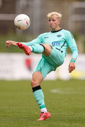 Krefeld, Deutschland, 12.10.24: Anton Bäuerle (SC Paderborn II) in Aktion, am Ball, Einzelaktion waehrend des Regionalliga West Spiels zwischen KFC Uerdingen - SC Paderborn II in der Grotenburg am 12. October 2024 in Krefeld, Deutschland. Krefeld Grotenburg Germany *** Krefeld, Germany, 12 10 24 Anton Bäuerle SC Paderborn II in action, on the ball, single action during the Regionalliga West match between KFC Uerdingen SC Paderborn II at Grotenburg on October 12, 2024 in Krefeld, Germany Krefeld Grotenburg Germany Copyright: xStefanxBrauer Brauer-Fotoagenturx