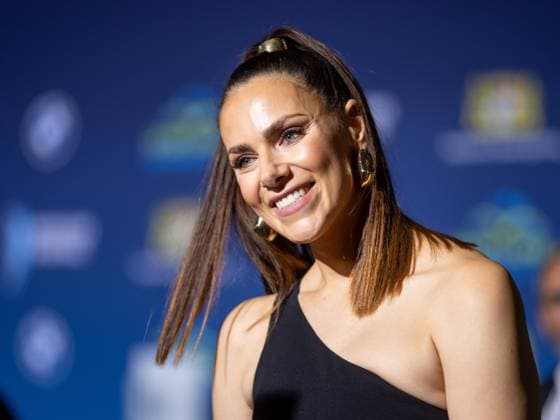 Esther SEDLACZEK, Moderatorin und TV - Journalistin, bei der Veranstaltung Bayerischer Sportpreis 2024 , 12.10.2024, in Muenchen, Deutschland, . Quelle Copyright Credit : Oryk HAIST