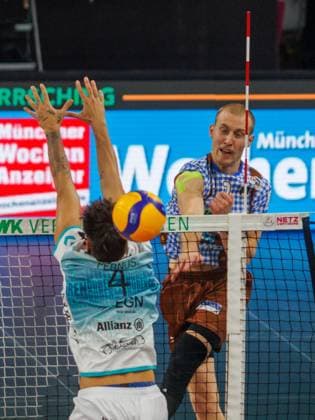 Angriff . . . Herrschings 2 Daniel GRUVAEUS. Volleyball Herrsching - Dueren. Volleyball Bundesliga, WWK Volleys Herrsching - SWD Power Volleys Düren 3:2, Hauptrunde, Saison 2024-2025, 12.10.2024, in Muenchen, Deutschland, . Quelle Copyright Credit : Oryk HAIST