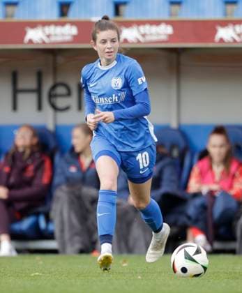 13.10.2024, Hänsch-Arena, Meppen, GER, 2. Frauen-Bundesliga: SV Meppen vs Bayern München II, Nina Kossen (SV Meppen 10) DFL REGULATIONS PROHIBIT ANY USE OF PHOTOGRAPHS AS IMAGE SEQUENCES AND OR QUASI-VIDEO. Meppen Niedersachsen Deutschland Hänsch-Arena
