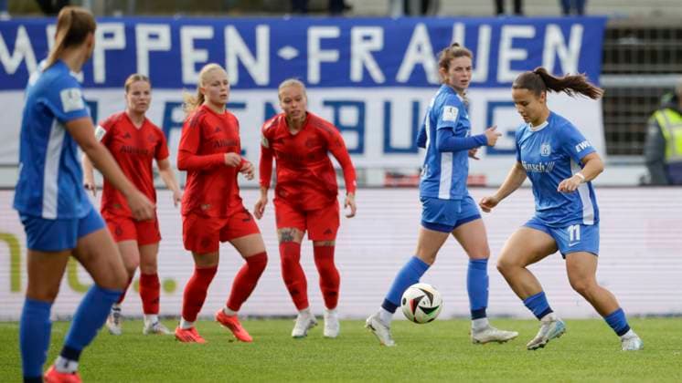 13.10.2024, Hänsch-Arena, Meppen, GER, 2. Frauen-Bundesliga: SV Meppen vs Bayern München II, Sarah Preuß (SV Meppen 11) DFL REGULATIONS PROHIBIT ANY USE OF PHOTOGRAPHS AS IMAGE SEQUENCES AND OR QUASI-VIDEO. Meppen Niedersachsen Deutschland Hänsch-Arena