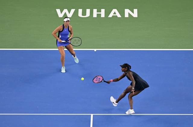 (241013) -- WUHAN, Oct. 13, 2024 -- Asia Muhammad (R) Jessica Pegula compete during the women s doubles final match between Anna Danilina of Kazakhstan Irina Khromacheva of Russia and Asia Muhammad Jessica Pegula of the United States at the 2024 Wuhan Open tennis tournament in Wuhan, central China s Hubei Province, Oct. 13, 2024. ) (SP)CHINA-WUHAN-TENNIS-WUHAN OPEN-WOMEN S DOUBLES-FINAL(CN) ChengxMin 