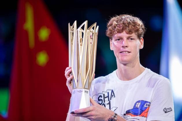 SHANGHAI, CHINA - OCTOBER 13: Champion Jannik Sinner of Italy poses with the trophy during the awarding ceremony after the Men s Singles Final match on day 14 of 2024 Shanghai Rolex Masters at Qi Zhong Tennis Centre on October 13, 2024 in Shanghai, China.  Copyright: xVCGx 111523545804