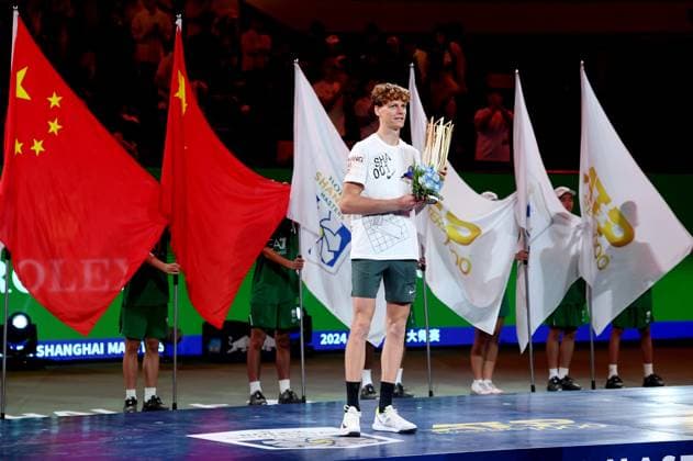 SHANGHAI, CHINA - OCTOBER 13: Champion Jannik Sinner of Italy poses with the trophy during the awarding ceremony after the Men s Singles Final match on day 14 of 2024 Shanghai Rolex Masters at Qi Zhong Tennis Centre on October 13, 2024 in Shanghai, China.  Copyright: xZhangxHaohaox 111523545233