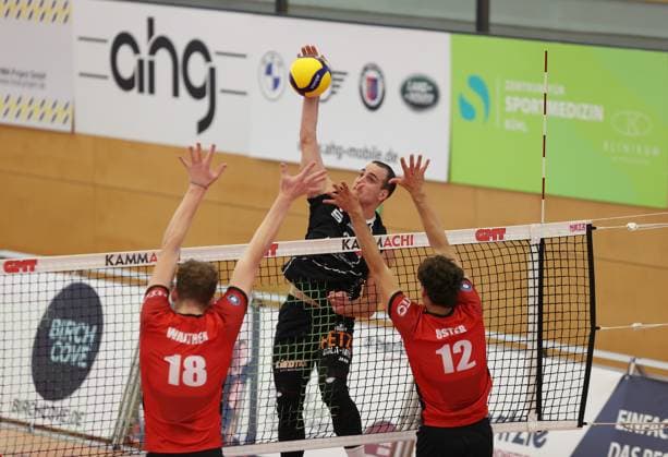 Moritz Rauber (TV Rottenburg, 02), Elias Walther (TV Buehl, 18), Philipp Oster, 12), GER, TV Buehl vs. TV Rottenburg, Volleyball, Herren, Regionalpokal, 13.10.2024. GER, TV Buehl vs. TV Rottenburg, Volleyball, Herren, Regionalpokal, 13.10.2024. Buehl Copyright: xEibner-Pressefoto FrankxSeiterx EP_EER