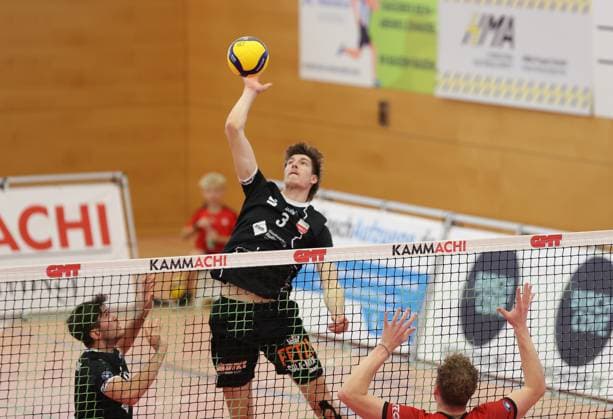 Jan Huber (TV Rottenburg, 03) am Ball, GER, TV Buehl vs. TV Rottenburg, Volleyball, Herren, Regionalpokal, 13.10.2024. GER, TV Buehl vs. TV Rottenburg, Volleyball, Herren, Regionalpokal, 13.10.2024. Buehl Copyright: xEibner-Pressefoto FrankxSeiterx EP_EER