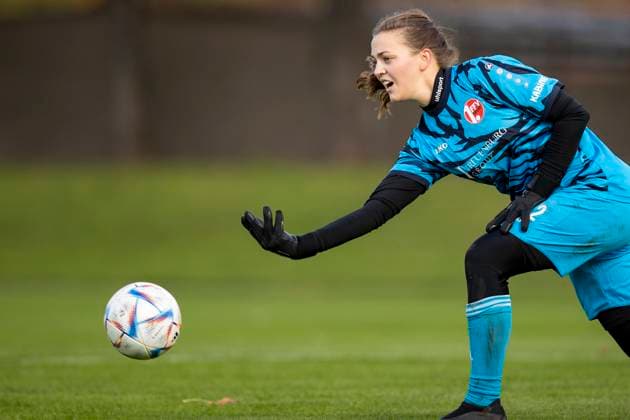 Regionalliga-Nordost Frauen: 1. FFV Erfurt vs. 1. FC Union Berlin ll; Erfurt; 13.10.2024 Johanna Mickoleit ( 12; 1. FFV Erfurt) Regionalliga-Nordost Frauen: 1. FFV Erfurt vs. 1. FC Union Berlin ll; Hauptplatz Sportforum Johannesplatz Erfurt; 13.10.2024 Copyright: xBEAUTIFULxSPORTS Duehringx