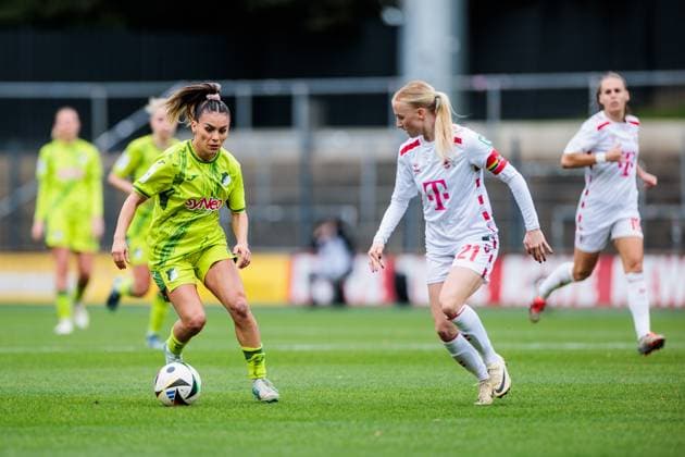 Google Pixel Frauen-Bundesliga, 1. FC Köln - TSG Hoffenheim; 13.10.2024 Zweikampf Ereleta Memeti (TSG Hoffenheim, 7), Anna Gerhardt (1. FC Köln, 21) Google Pixel Frauen-Bundesliga, 1. FC Köln - TSG Hoffenheim, Köln, Franz-Kremer-Stadion DFB REGULATIONS PROHIBIT ANY USE OF PHOTOGRAPHS AS IMAGE SEQUENCES AND OR QUASI-VIDEO. Copyright: xBEAUTIFULxSPORTS Wunderlx
