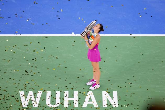 WUHAN, CHINA - OCTOBER 13: Champion Aryna Sabalenka kisses the trophy during the awarding ceremony after the Women s Singles Final match on day nine of 2024 Wuhan Open at Optics Valley International Tennis Center on October 13, 2024 in Wuhan, Hubei Province of China.  Copyright: xVCGx 111523557169