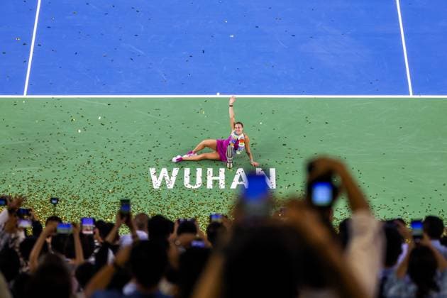 WUHAN, CHINA - OCTOBER 13: Champion Aryna Sabalenka poses with the trophy during the awarding ceremony after the Women s Singles Final match on day nine of 2024 Wuhan Open at Optics Valley International Tennis Center on October 13, 2024 in Wuhan, Hubei Province of China.  Copyright: xVCGx 111523557170